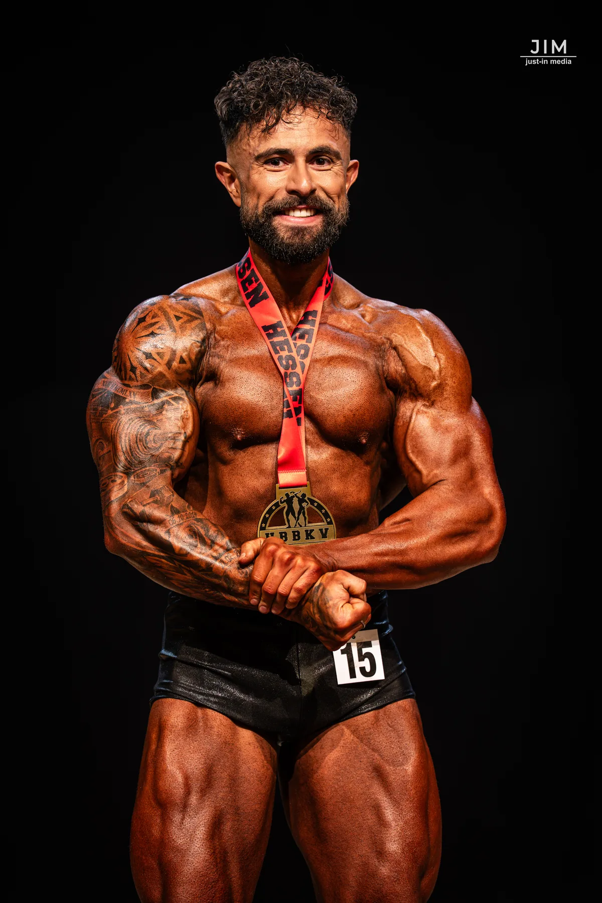 Rehman Akhtar mit Wettkampfmedaille